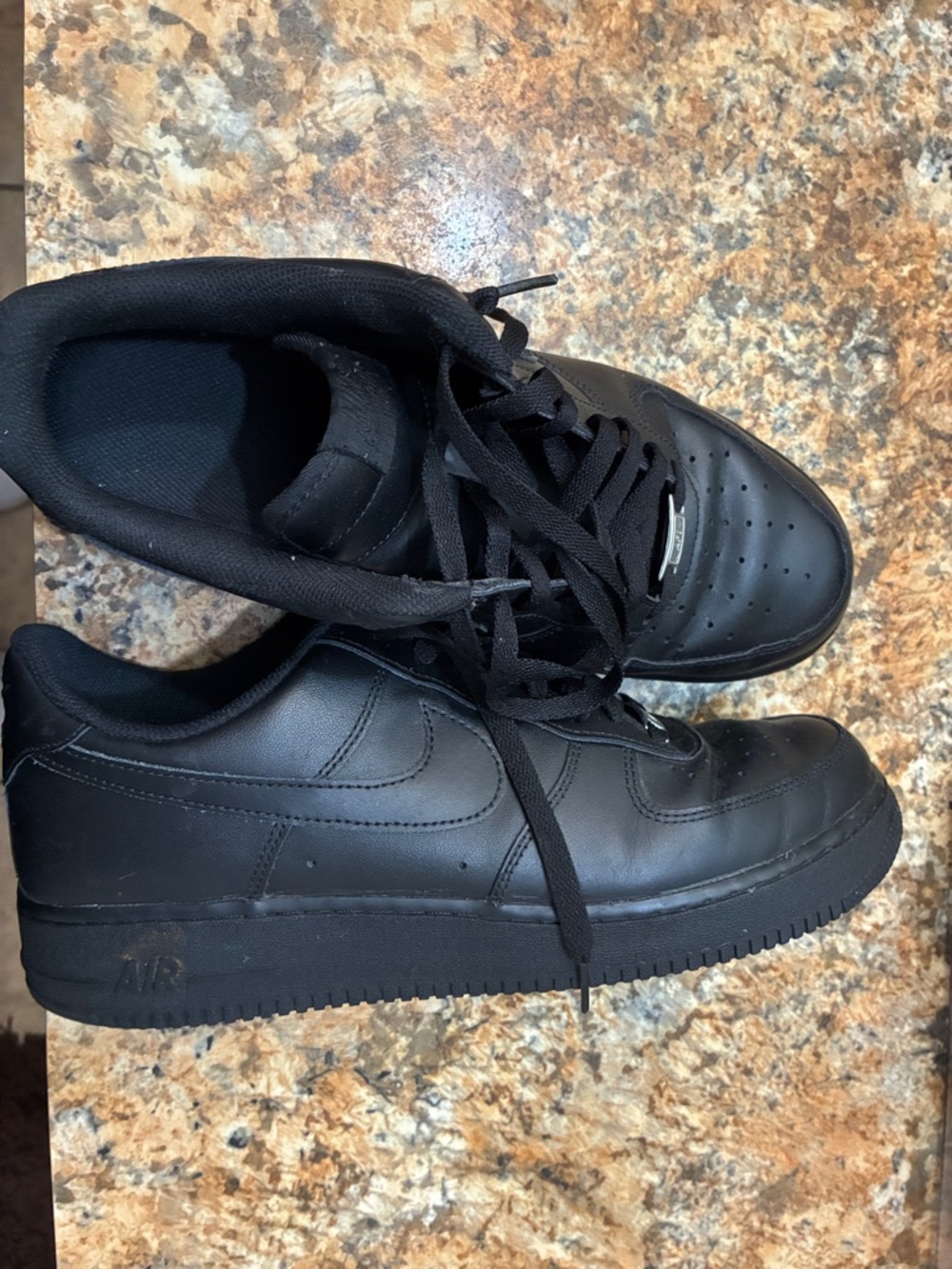 Nike Men's Black Leather Low-Top Sneakers